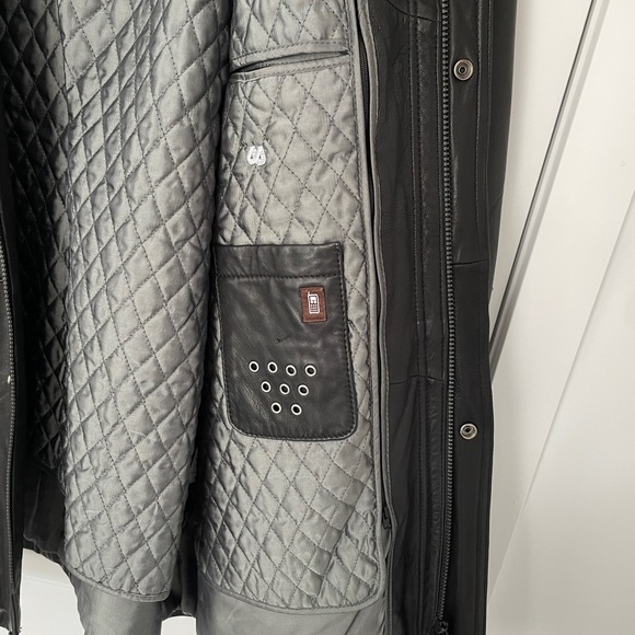 DANIER Leather Coat - Picture 6 of 9